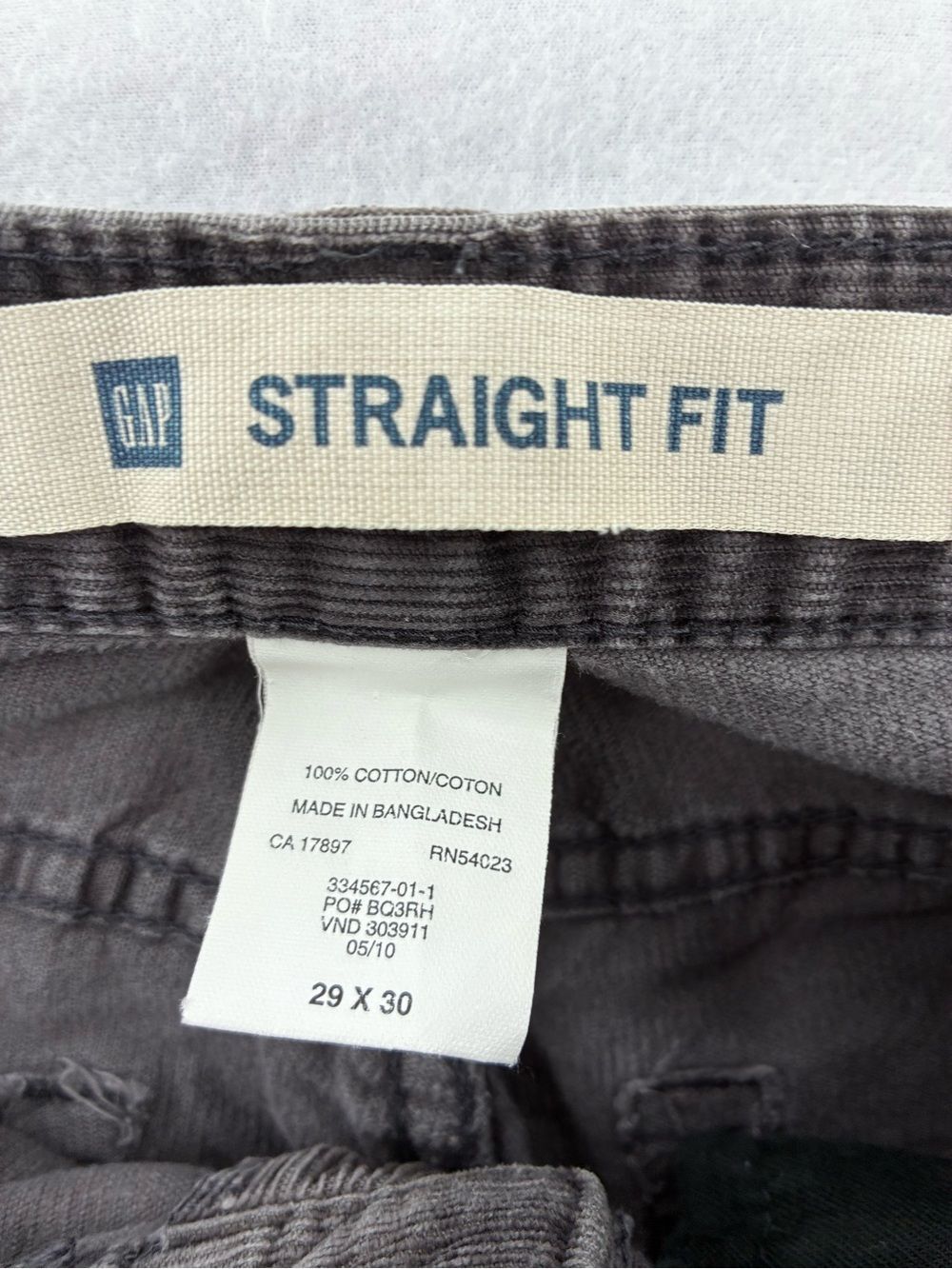 3For$20 GAP Straight Fit Black Corduroy Pants size 29/30 - Picture 2 of 4